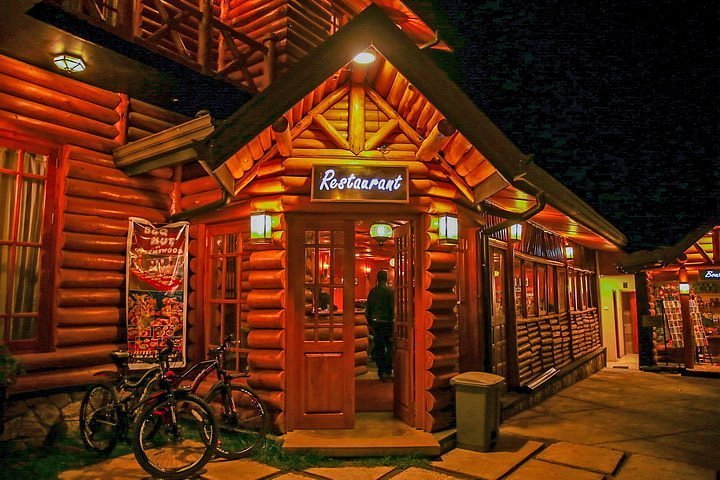 Queenswood Restaurant Interior
